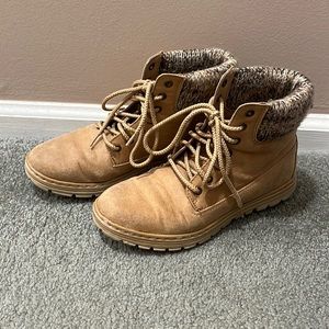 Women’s boots